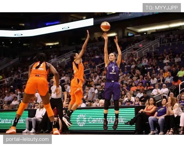 凤凰城水星队与后卫苏菲·坎宁安达成多年续约协议